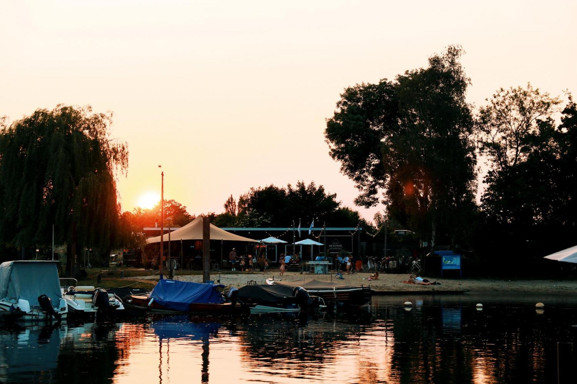 Floatel - De Schans Alphen Benedeneind Dış mekan fotoğraf