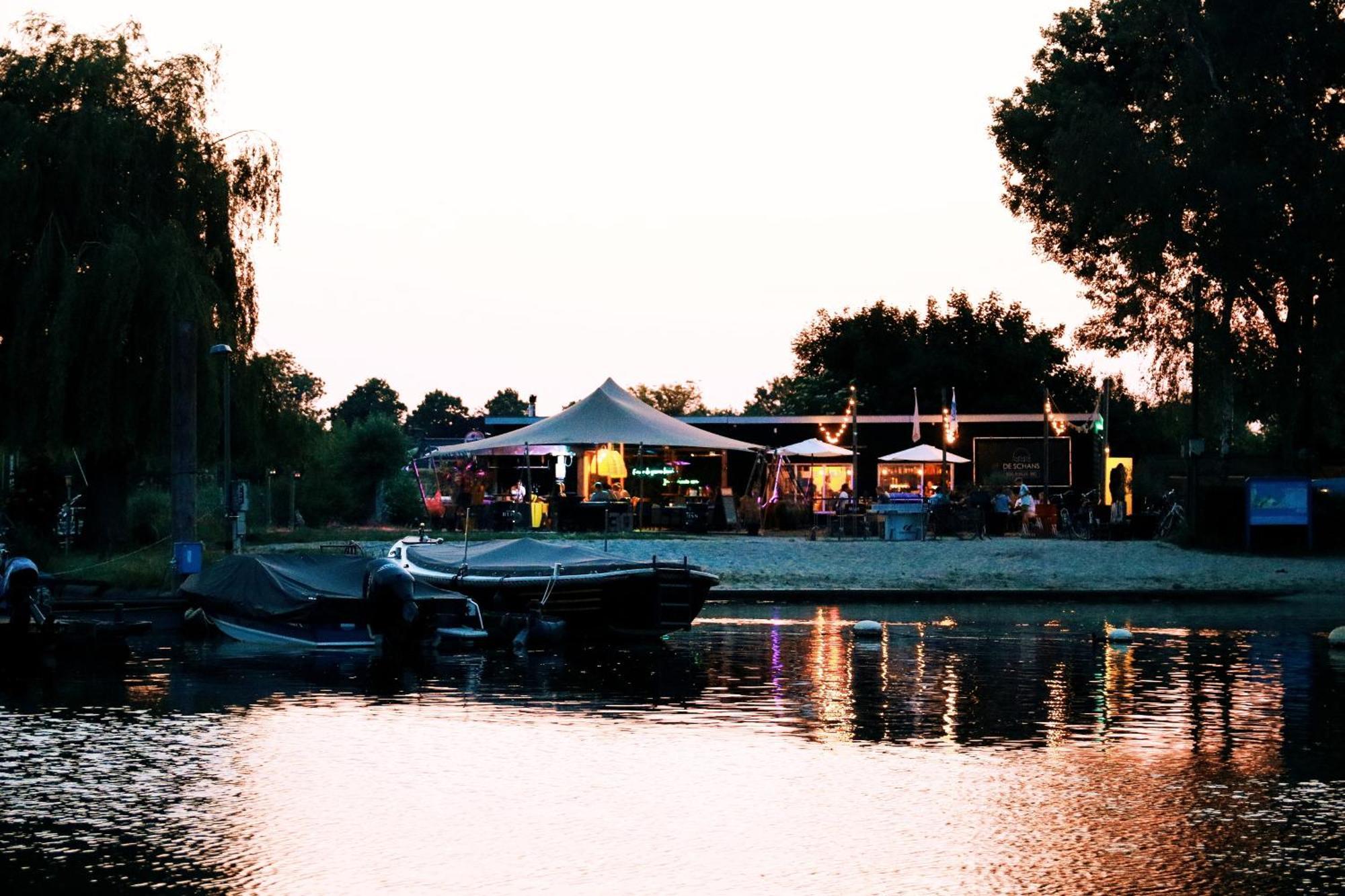 Floatel - De Schans Alphen Benedeneind Dış mekan fotoğraf